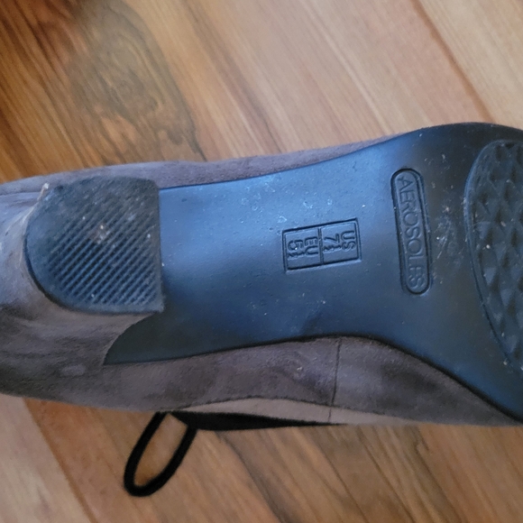Aerosole suede pumps size 7 1/2 - Picture 4 of 7